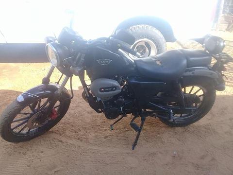 Se Vende moto UM