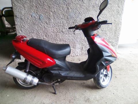 Scooter Veloce Roja