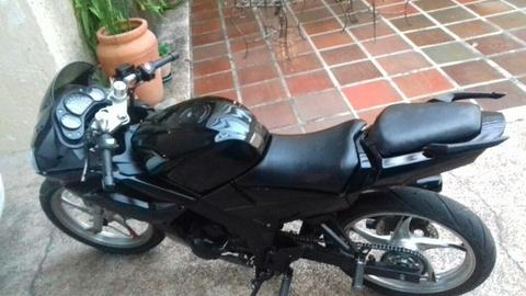 Vendo O Cambio Moto R1