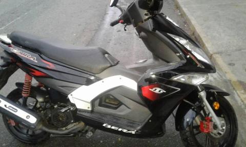 se vende moto