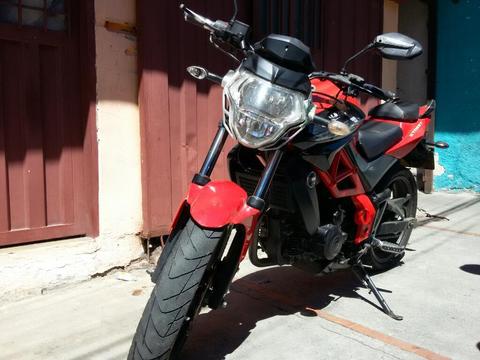 Vendo Moto Um Xtreet Año 2014 Remato