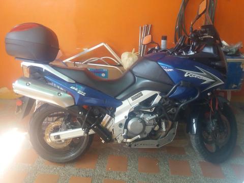 Vstrom 650 con Todos Los Hierro Año 2004