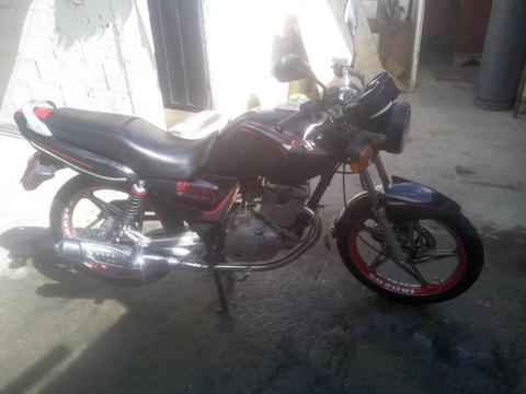 vendo moto suzuki