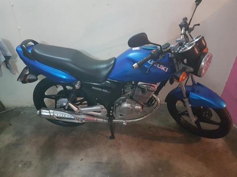 Se Vende Moto en Suzuki 2016