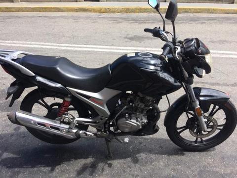 Venta de Moto color Negro Hj Cool Precio a Consultar con el dueño