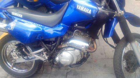 moto yamaha XT