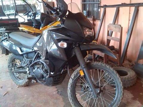 VENDO KLR CASI NUEVO