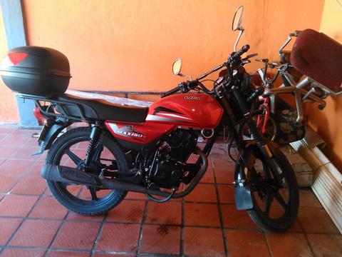 vendo mi moto UM max 150 2014 como nueva sin detalles