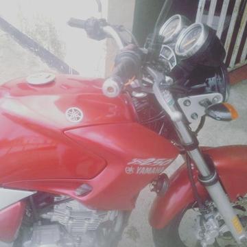 Se vende hermosa moto faizer yamaha 250 exelente condiciones