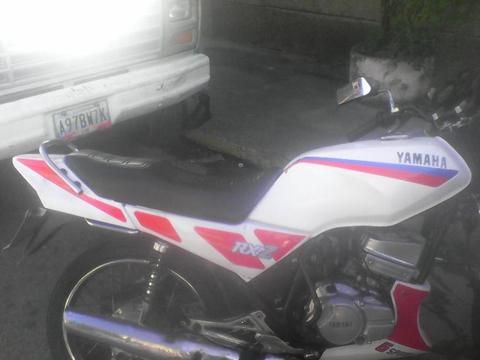 Se vende moto yamaha Rxz135 blanco informacion 0412824433404141548516