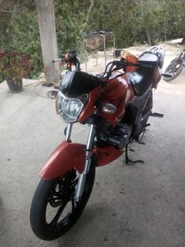 vendo mi moto por motivo de viaje