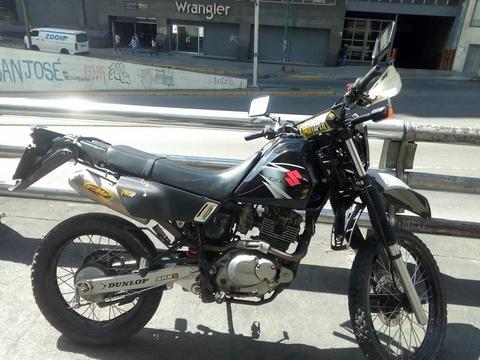 Moto Suzuki Dr 200