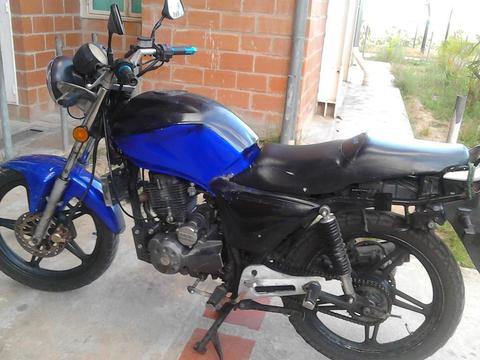 VENDO O CAMBIO SPEED 200 AÑO 2010