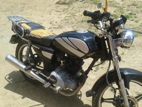 vendo moto bera 200