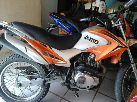 vendo moto MD 2013