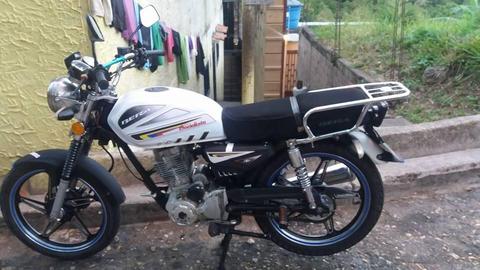 VENDO MOTO BERA 150