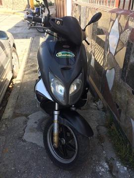 Vendo mi moto matrix 2011 por motivo de viaje o cambio por una sincronica y diferencia