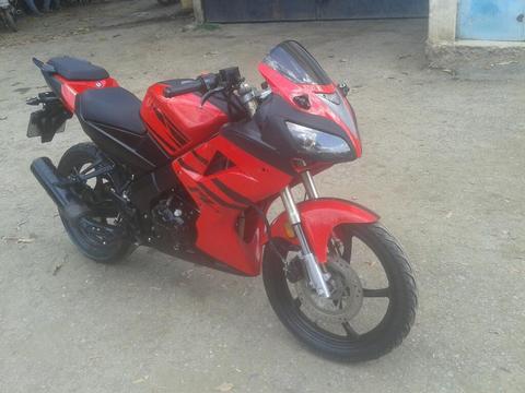 Vendo R1 Bera 200 Casi Nueva 4000 Kil