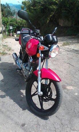 se vende. suzuki EN 125cc año 2013 excelentes condiciones