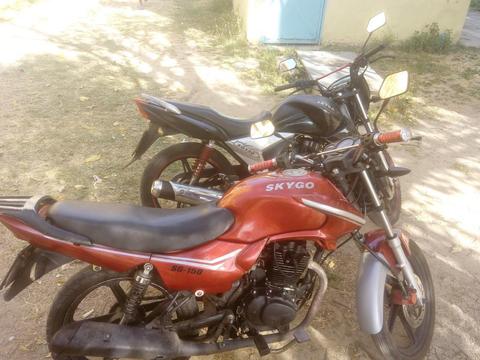 se vende moto skygo roja 2012 y negra 2013