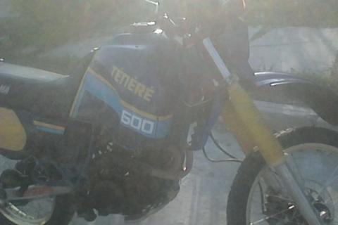 Moto Yamaha Tenere 600