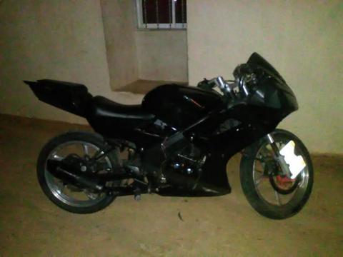 Vendo moto r1 bera BARATA