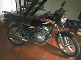 vendo moto hj 2011 sin detalles