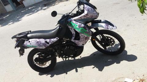 04243261956 vendo klr 650 ao 2014 sin detalles