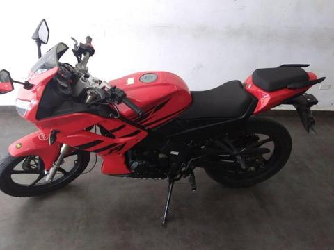 Moto bera R1