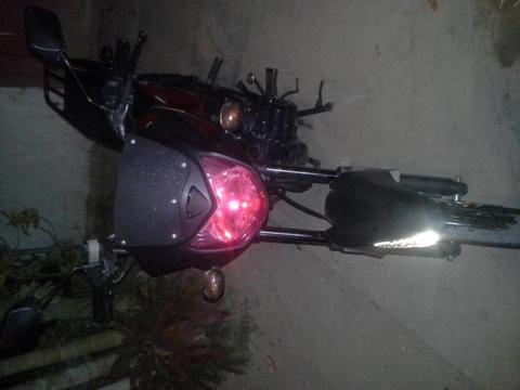 Moto UM max150r