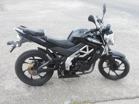 Um Xtreet 230 Cc