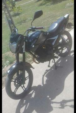 Moto Um 2012