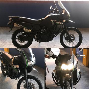 se vende KAWASAKI KLR 650 2013 impecable