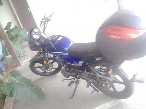 Vendo moto UM MAX150 casi nueva