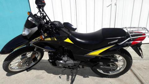 moto tx 200 año 2012 con poco km 04265714675