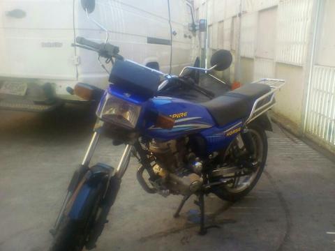 Vendo O Cambio Moto Empaire Horse 2012