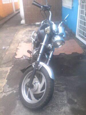 se vende moto 150 cc tipo shoper