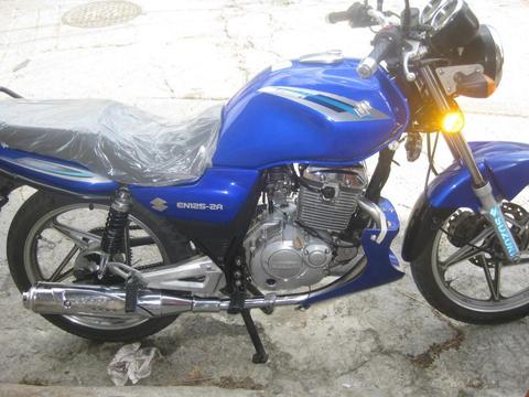 EN 125 Suzuki