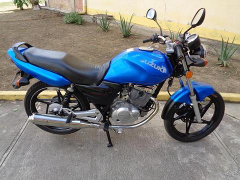 Moto EN Suzuki