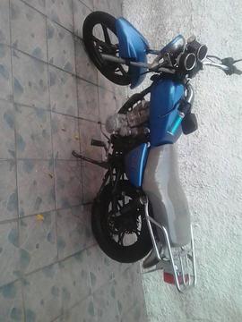 Moto Bera Leon