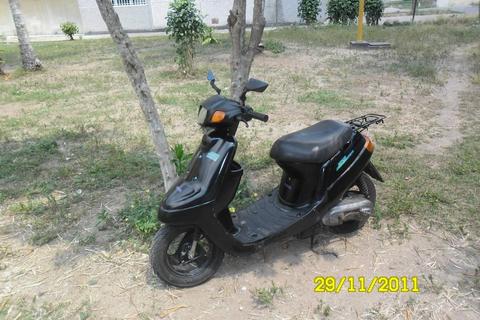 SE VENDE MOTO YAMAHA AÑO 2001