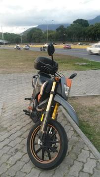 Se vende moto tx ao 2013