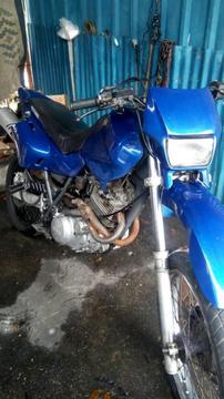 Se vende xt600 o se cambia por teléfono de alta gama