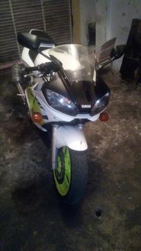 Vendo Yamaha R6 2001