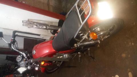 vendo moto suzuki GN250