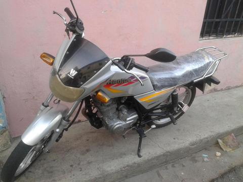 Se vende moto por motivo de viaje