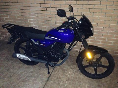 MOTO UM MAX 150 AÑO 2016