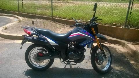 Moto Tx 200, Año 2014, poco Uso