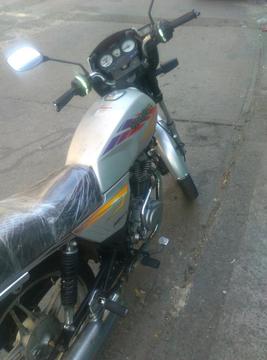 Se Vende Moto por Motivo de Viaje