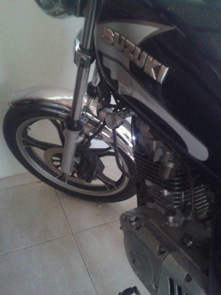 MOTO SUZUKI AÑO 2008